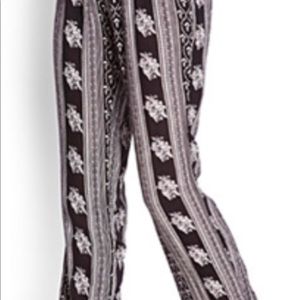 ⭐️5 for $25 everything $15 and under